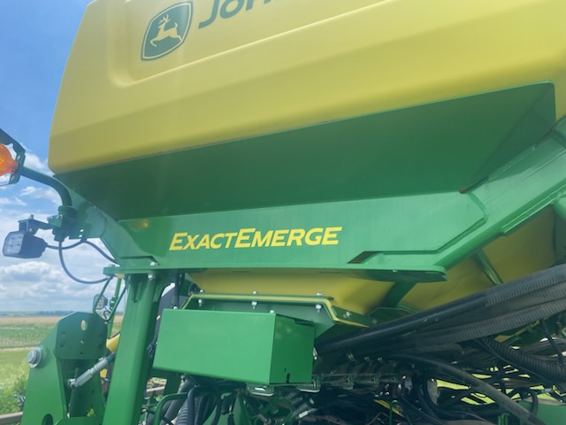 2022 John Deere 1775NT Image 5