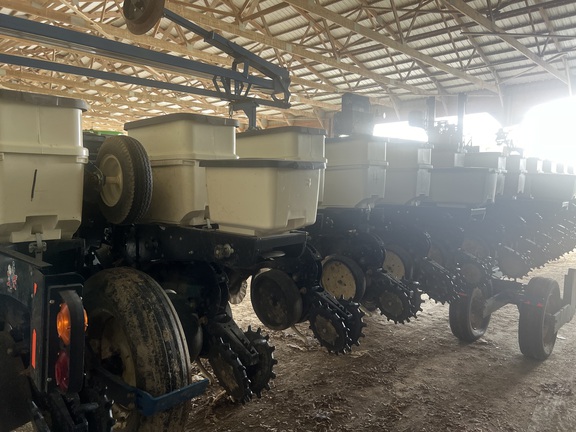 Photo of 2012 Kinze 3600