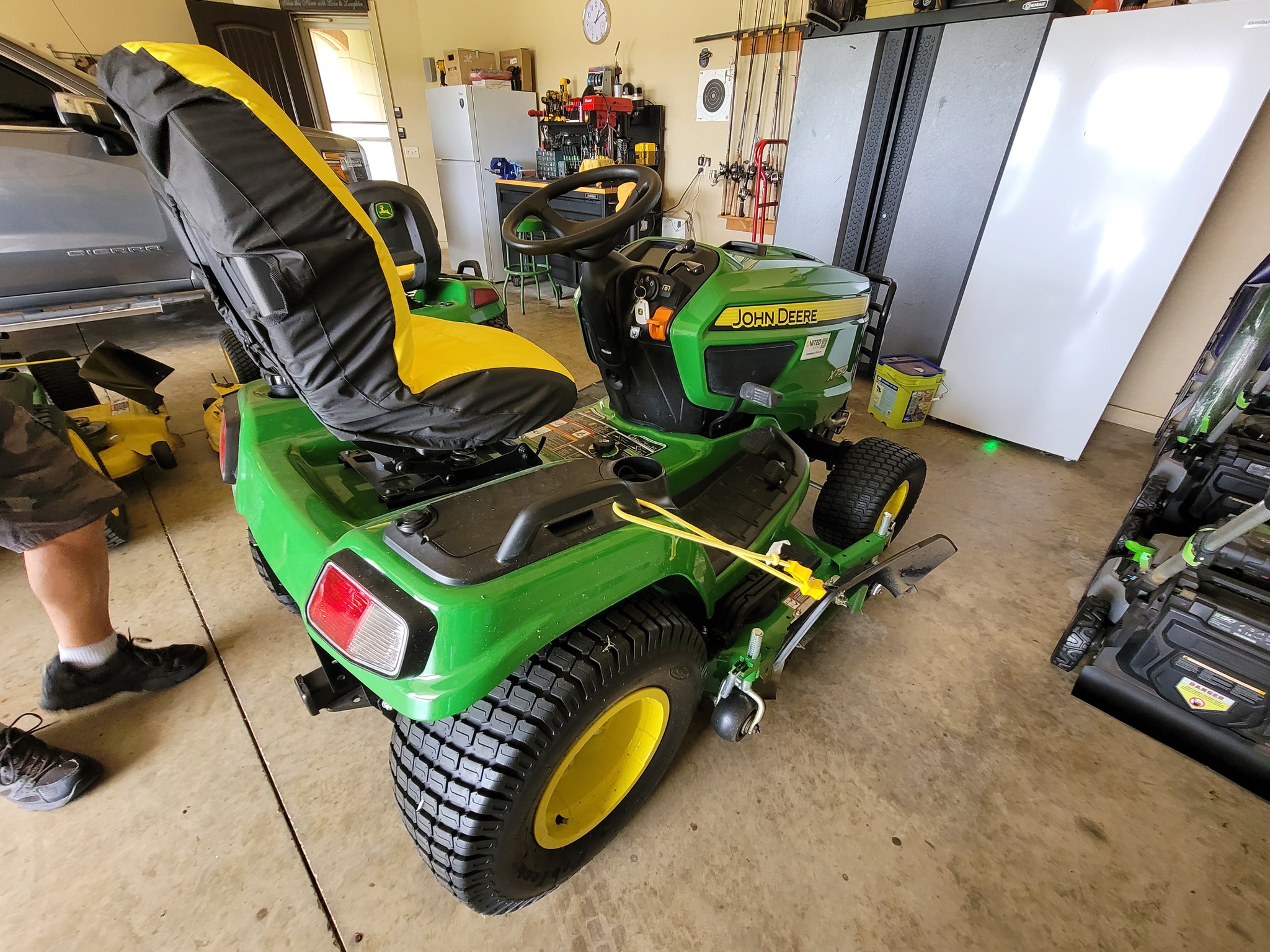 2024 John Deere X750 Image 5
