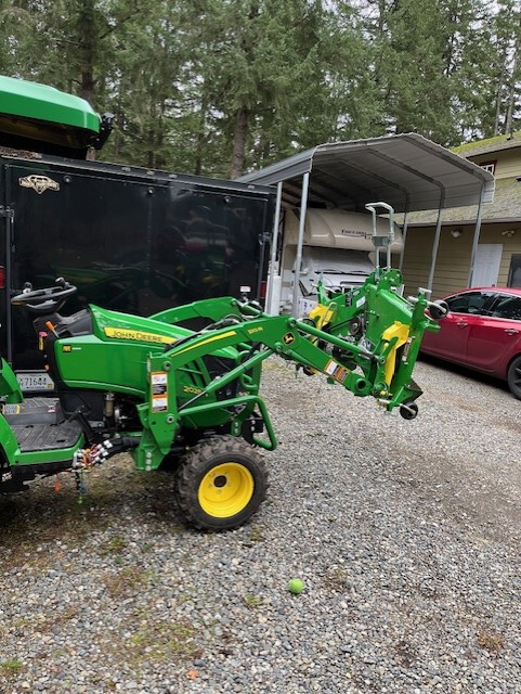 2022 John Deere 2025R Image 5