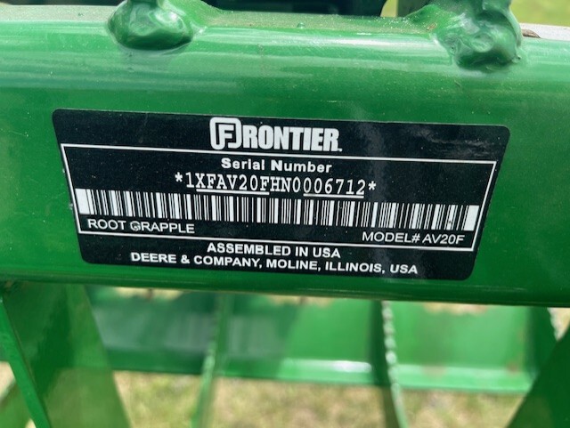 2022 John Deere 2025R Image 21