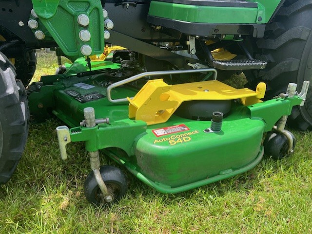 2022 John Deere 2025R Image 11