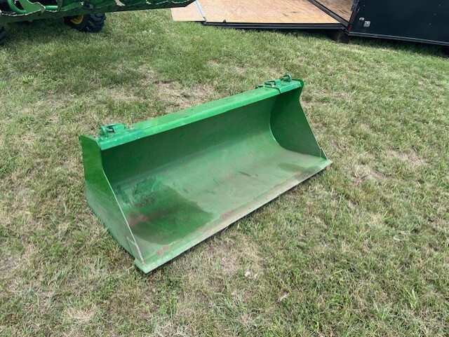 2022 John Deere 2025R Image 15