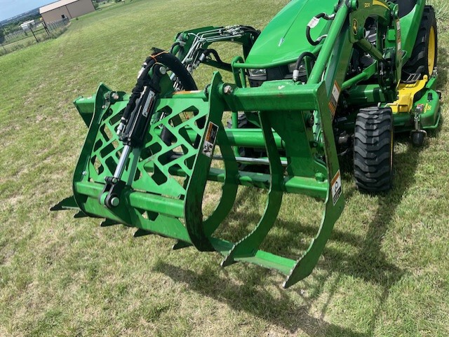 2022 John Deere 2025R Image 10