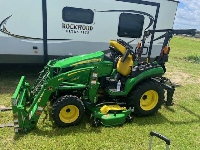 2022 John Deere 2025R Image 1