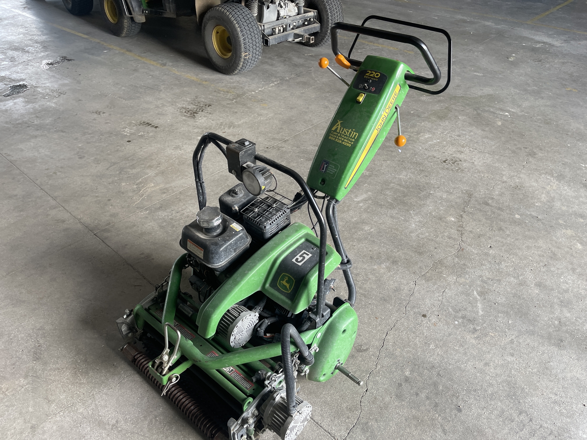 2021 John Deere 220E Image 3