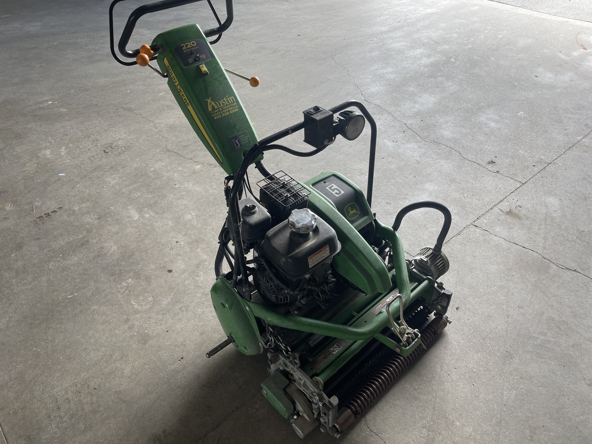 2021 John Deere 220E Image 5