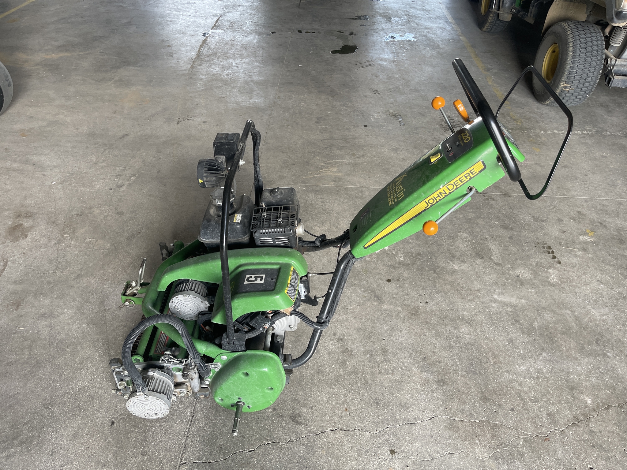 2021 John Deere 220E Image 1