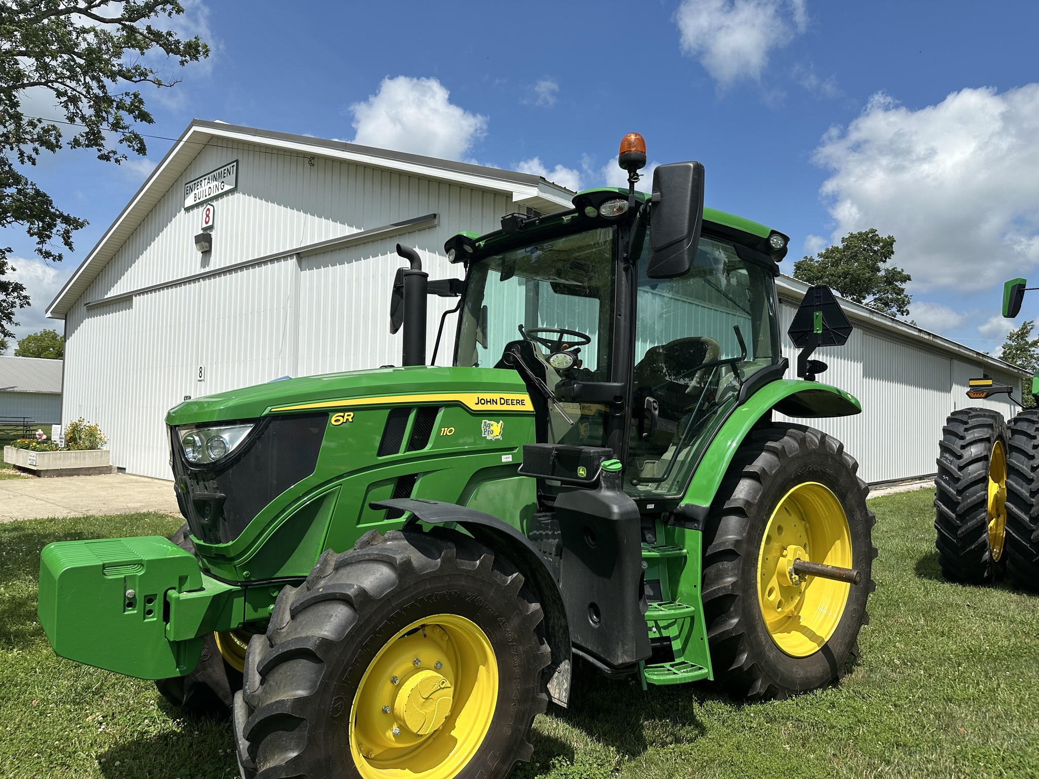 2024 John Deere 6R 110 Image 1