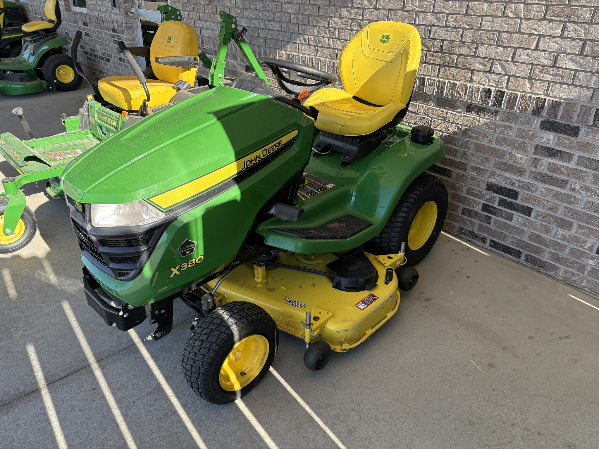 2022 John Deere X380 Image 2