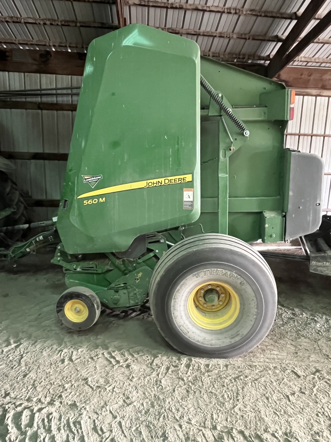 2019 John Deere 560M Image 1