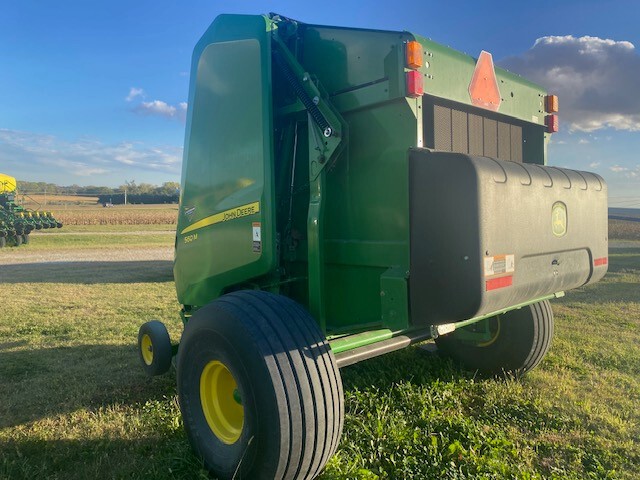 2019 John Deere 560M Image 9