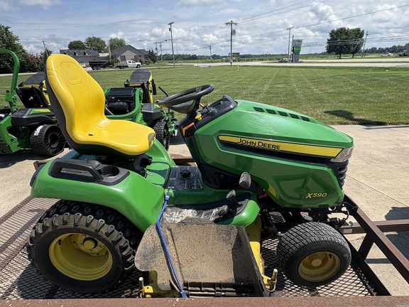 Photo of 2019 John Deere X590