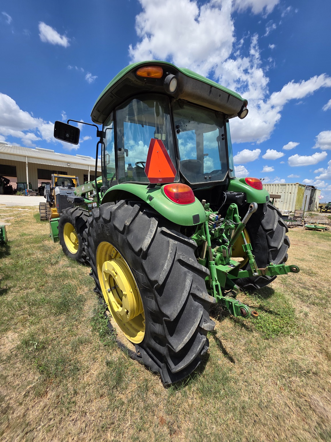 2016 John Deere 6135E Image 8