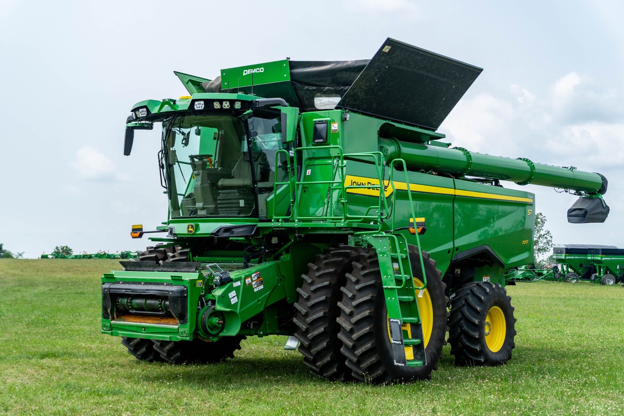 Used -- John Deere S7 700 Combines at Koenig Equipment in Anna, OH - PhotoXL0