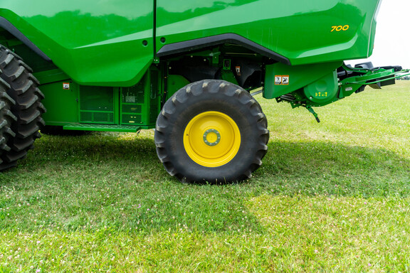 Used -- John Deere S7 700 Combines at Koenig Equipment in Anna, OH - Photo9