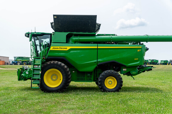 Used -- John Deere S7 700 Combines at Koenig Equipment in Anna, OH - Photo1