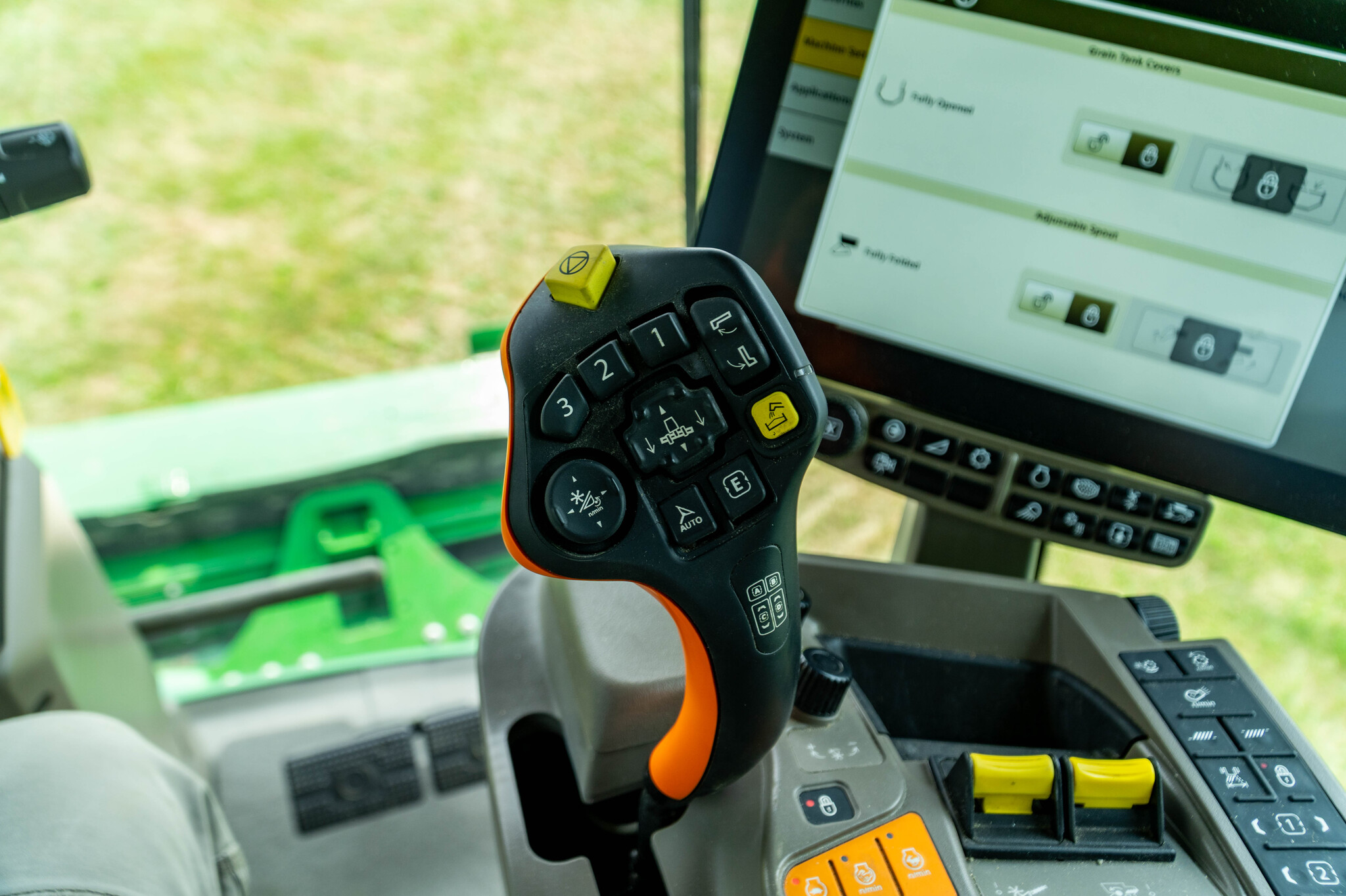 Used -- John Deere S7 700 Combines at Koenig Equipment in Anna, OH - PhotoXL40