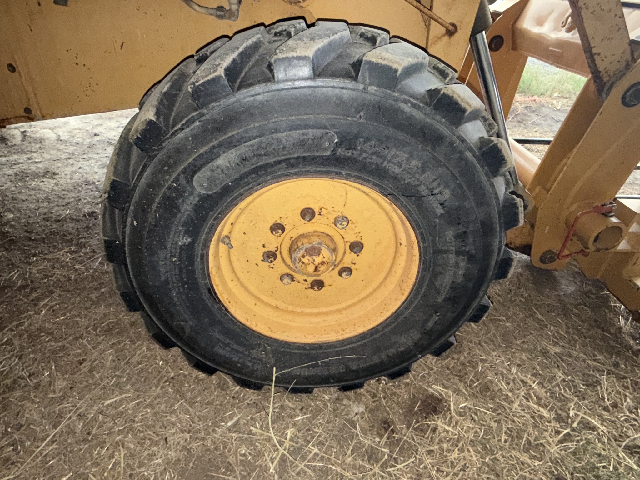 1985 J.I. Case 680H Image 25