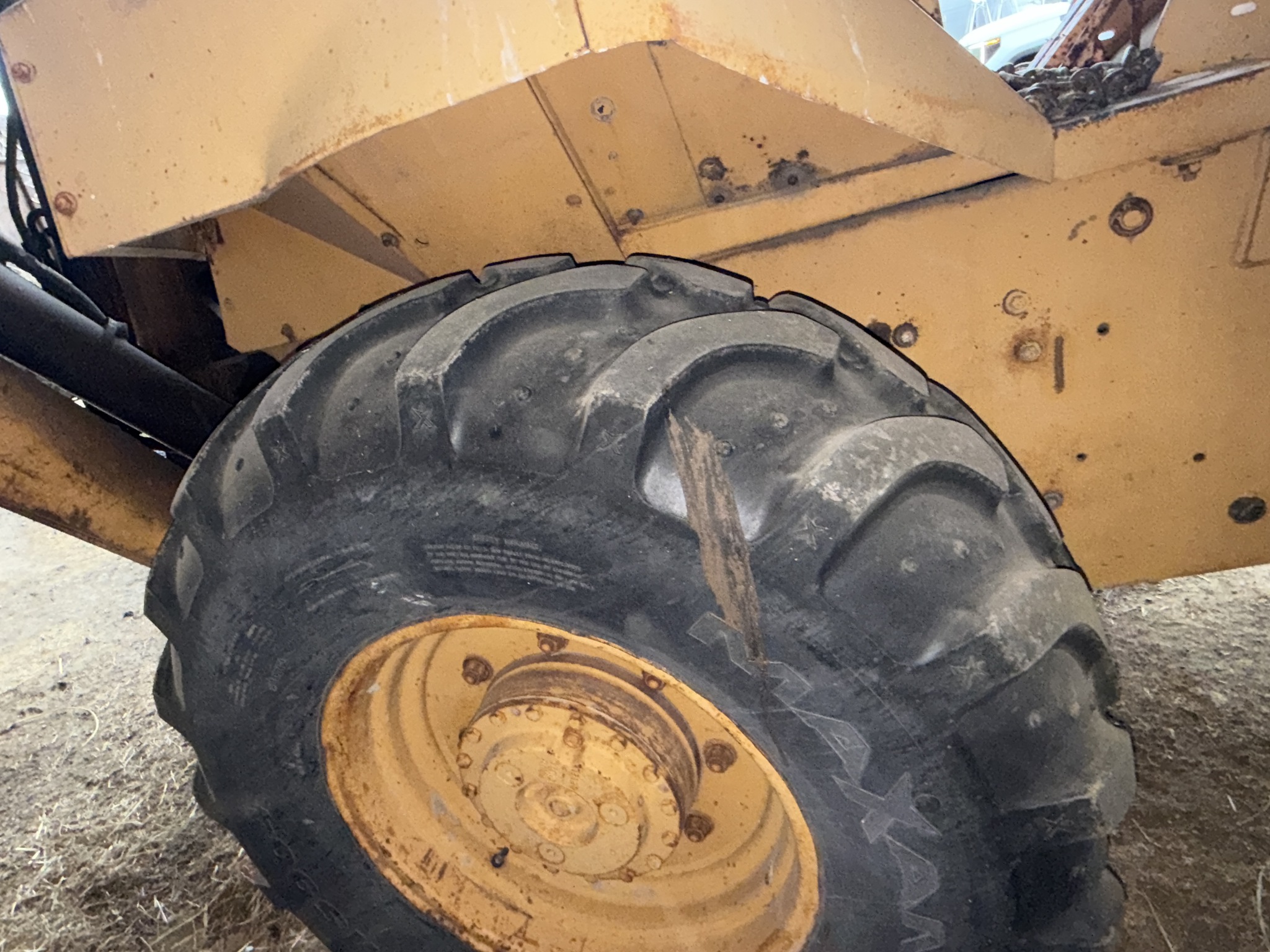 1985 J.I. Case 680H Image 27