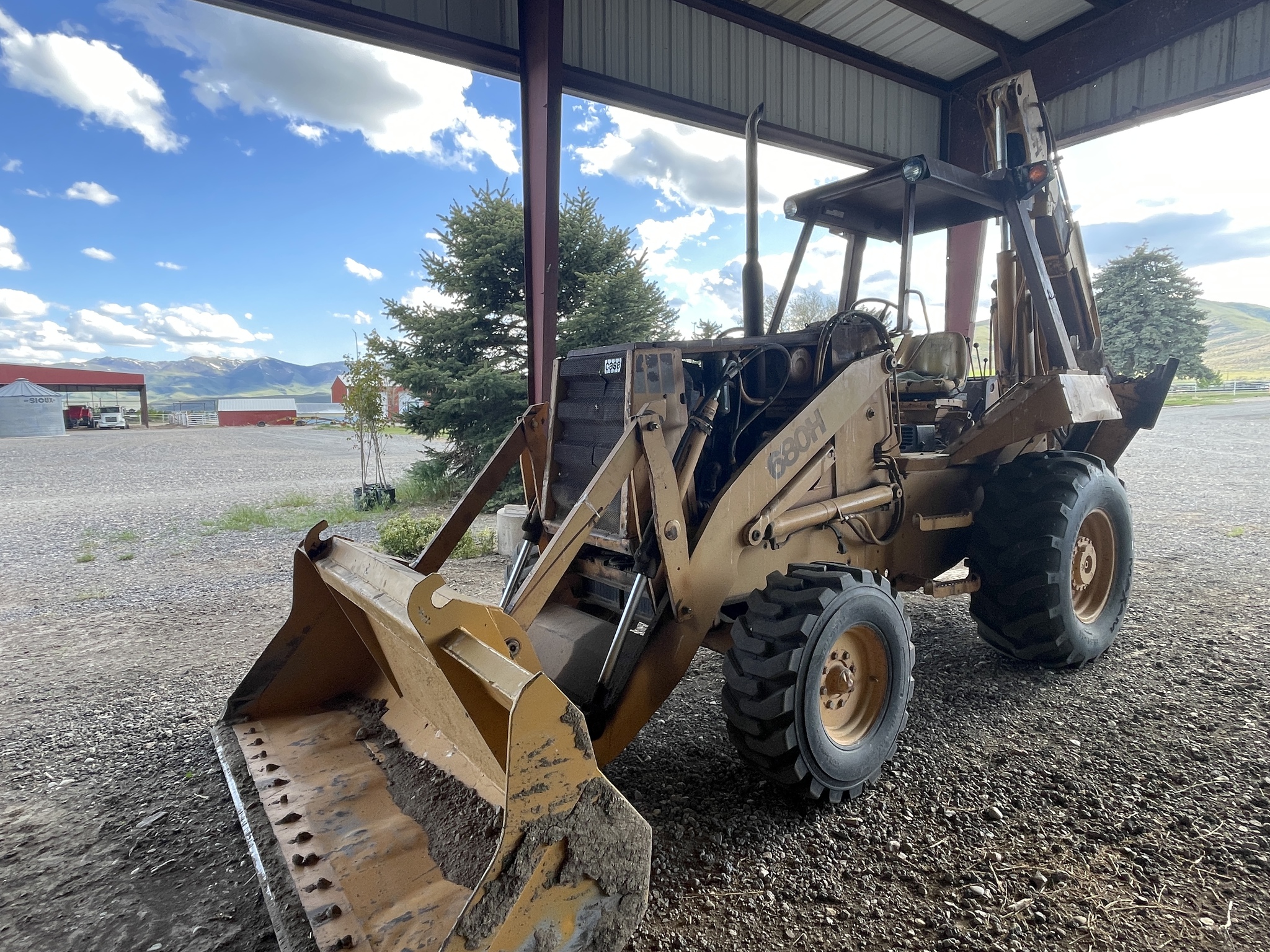 1985 J.I. Case 680H Image 3