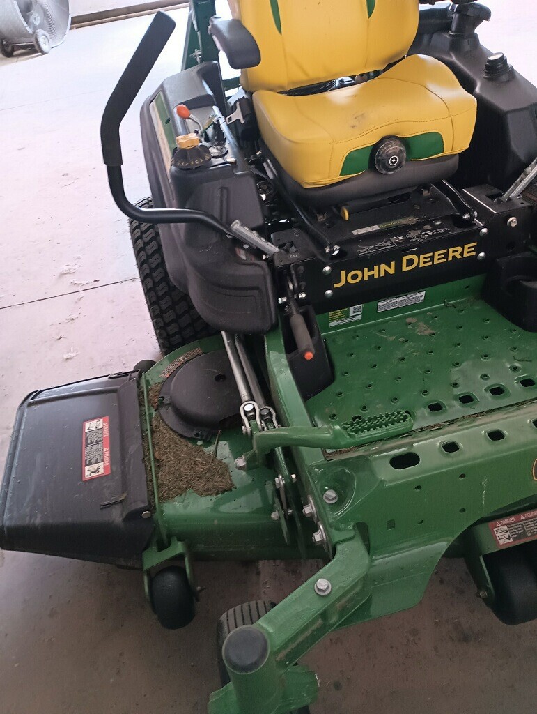 2024 John Deere Z930M Image 2