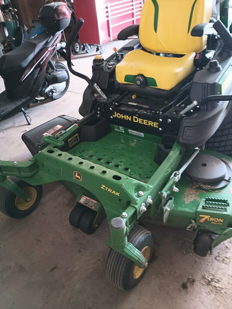 2024 John Deere Z930M Image 1