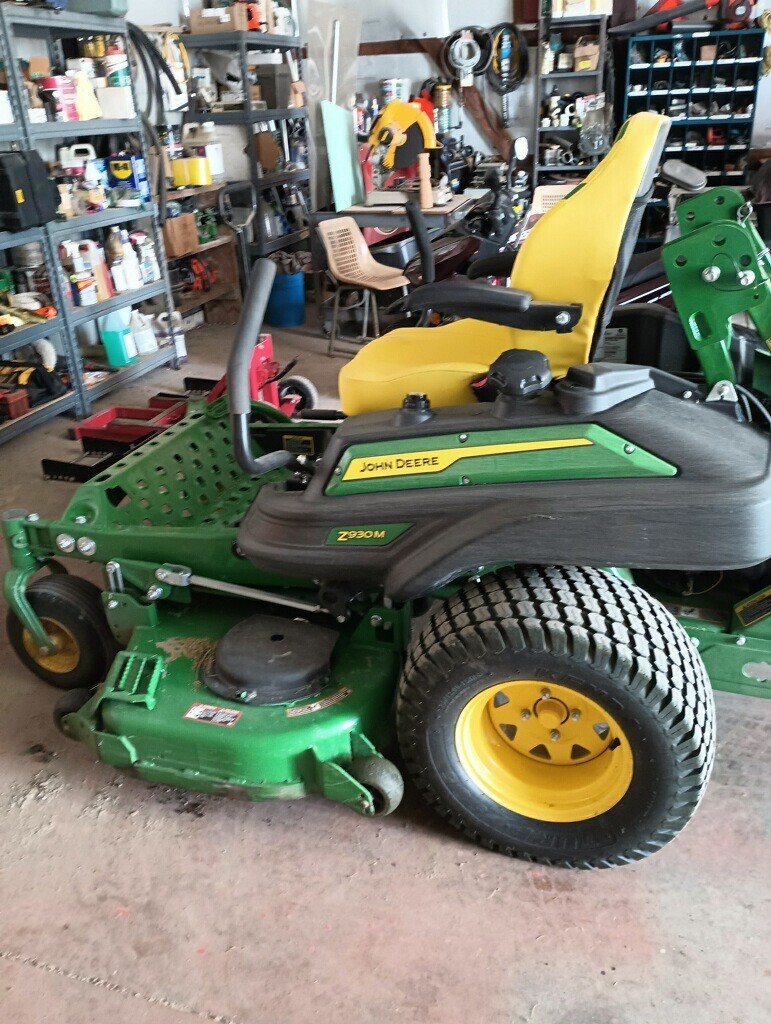 2024 John Deere Z930M Image 3