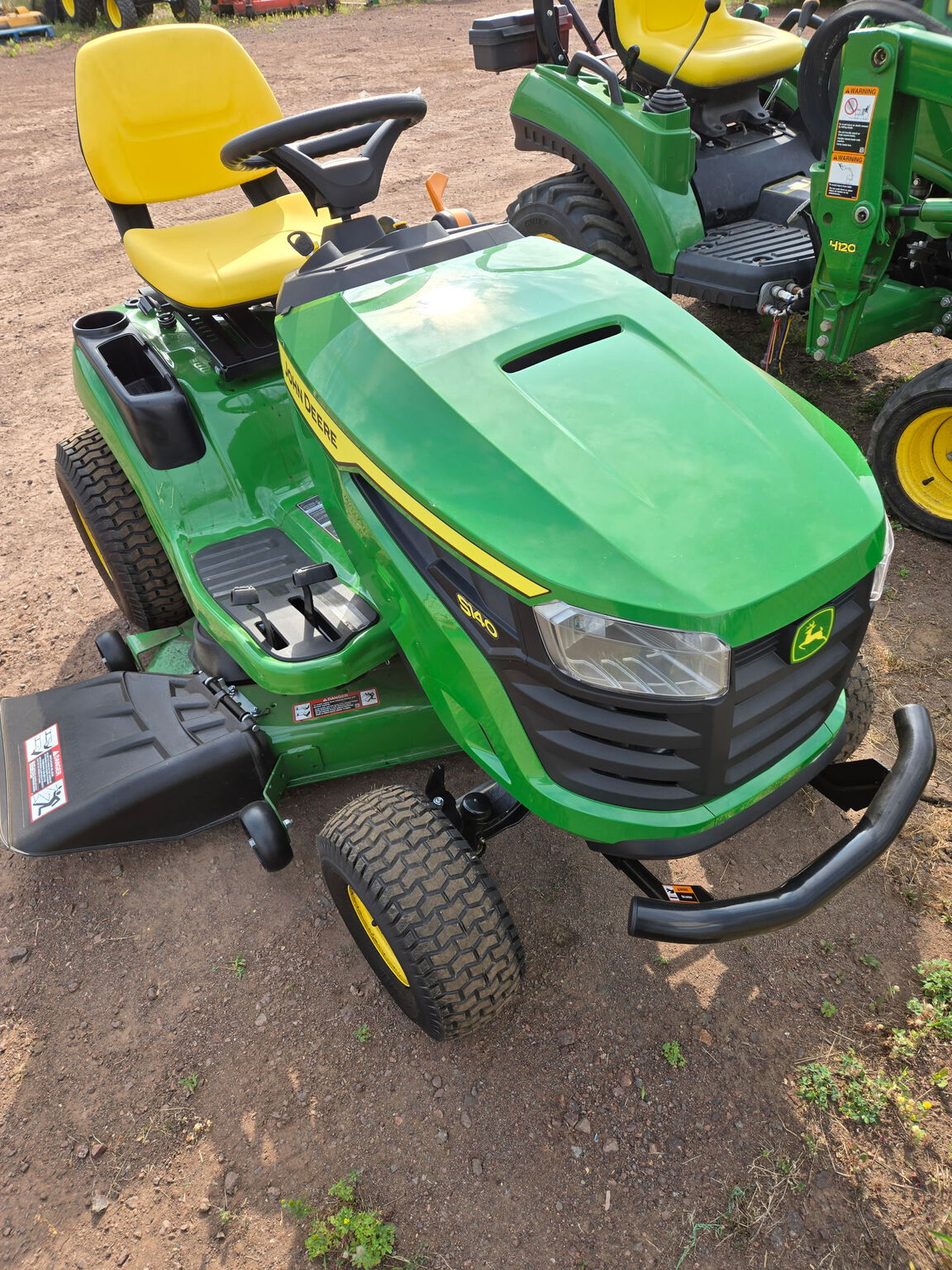2025 John Deere S140 Image 4