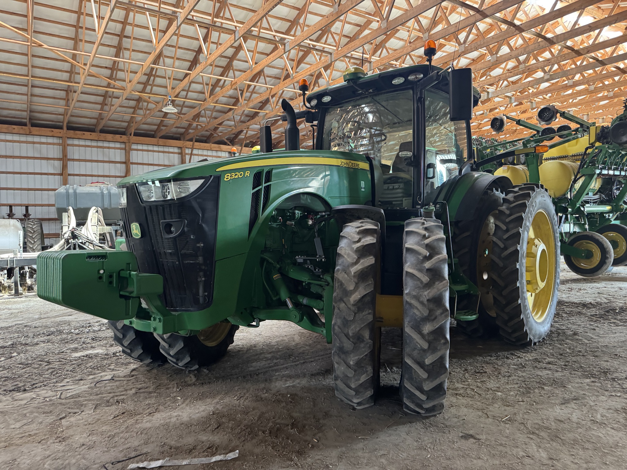 2018 John Deere 8320R Image 2