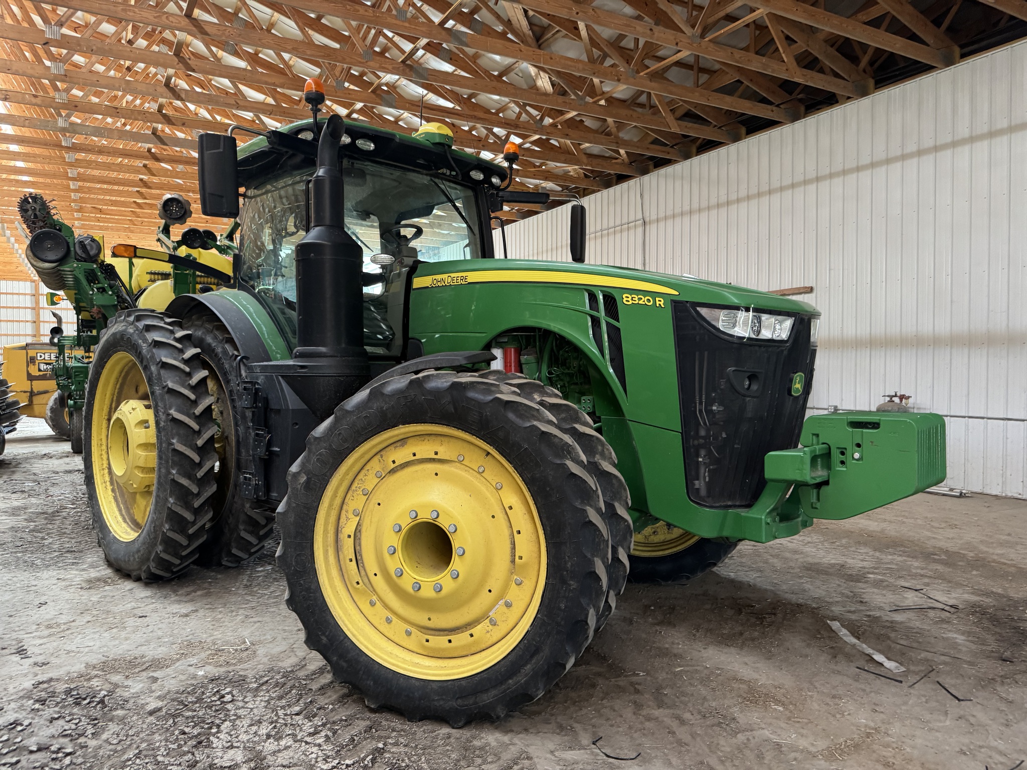 2018 John Deere 8320R Image 7