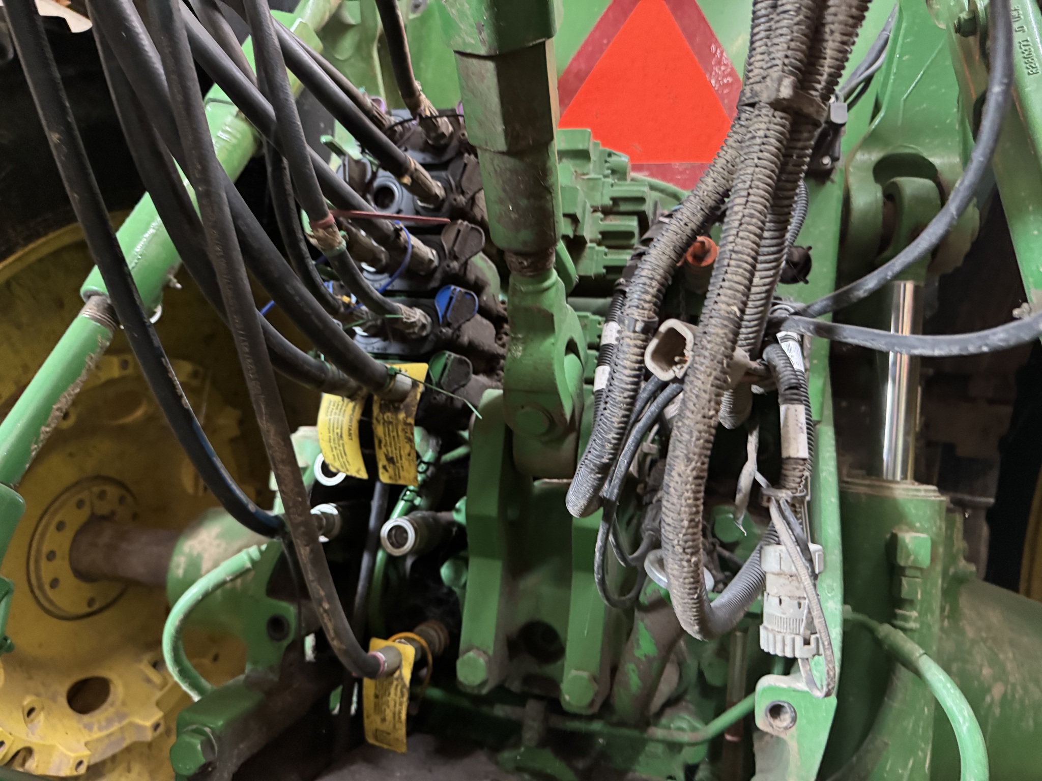 2018 John Deere 8320R Image 13