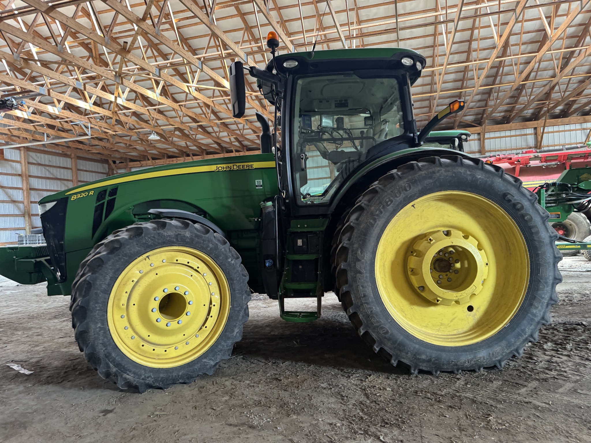 2018 John Deere 8320R Image 6