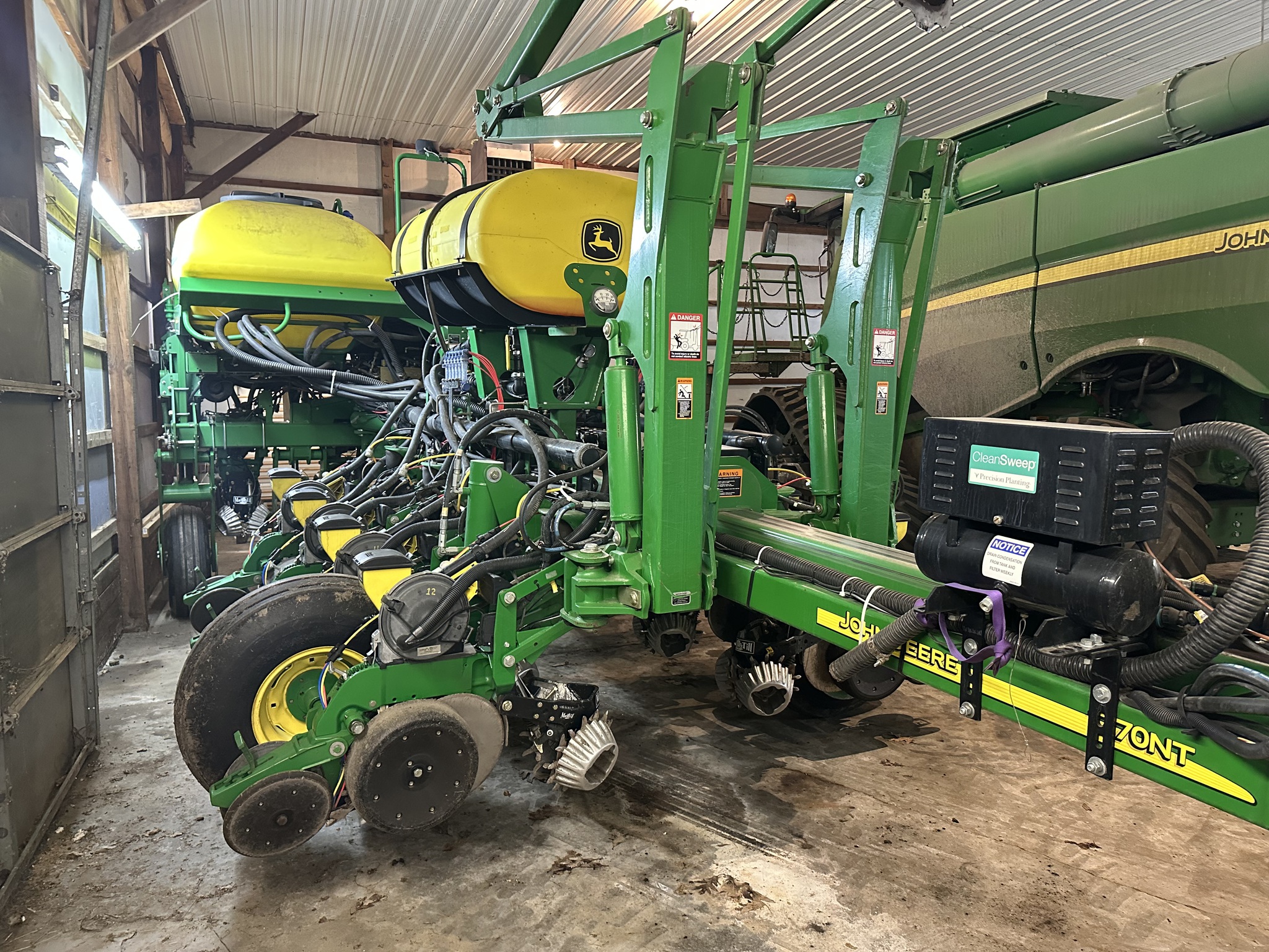 2013 John Deere 1770NT CCS Image 1