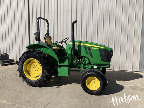 Photo of 2022 John Deere 5045E