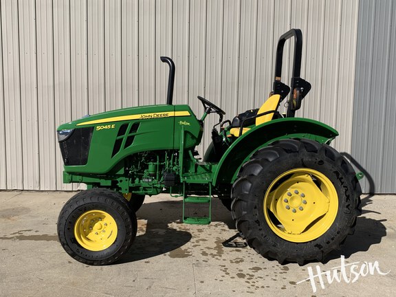 Photo of 2022 John Deere 5045E