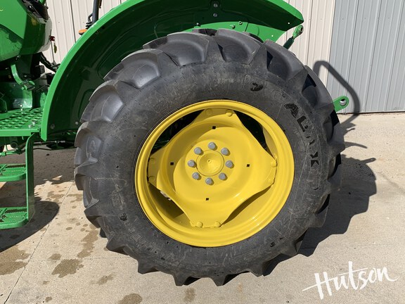 Photo of 2022 John Deere 5045E