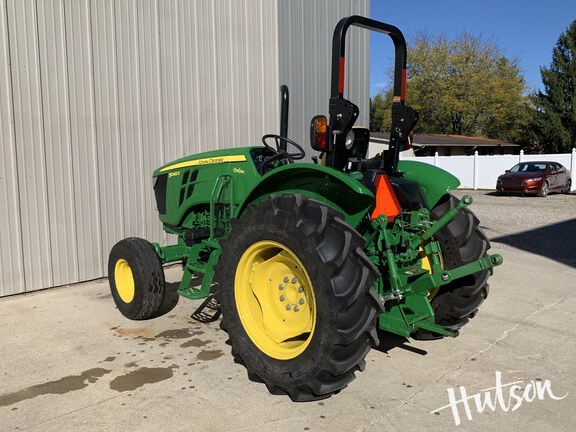 Photo of 2022 John Deere 5045E