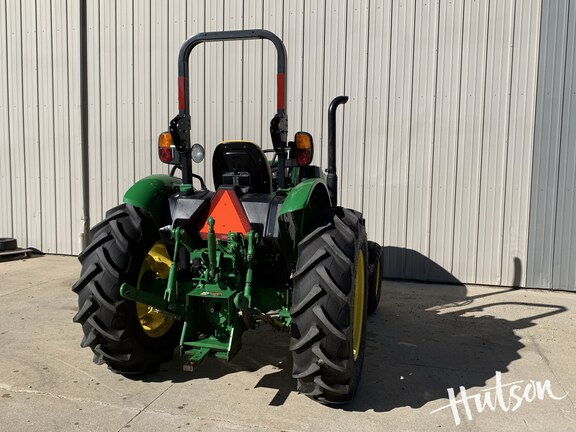 Photo of 2022 John Deere 5045E