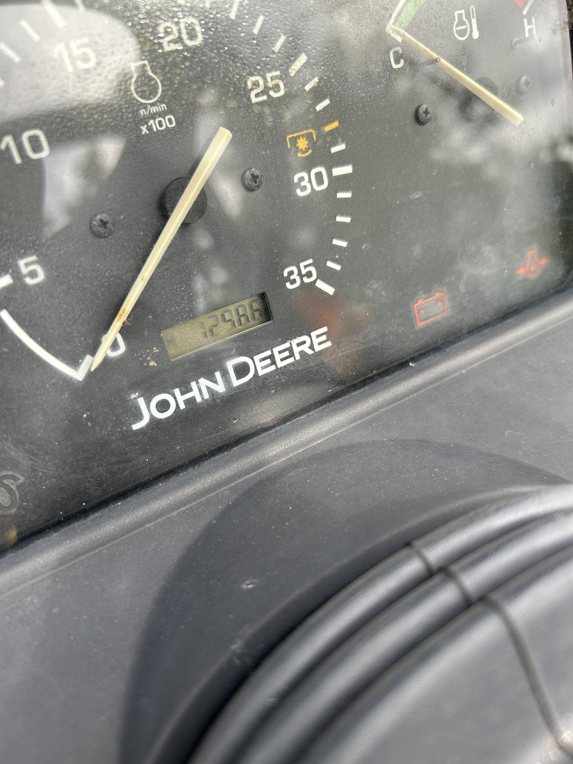 2016 John Deere 4105 Image 4