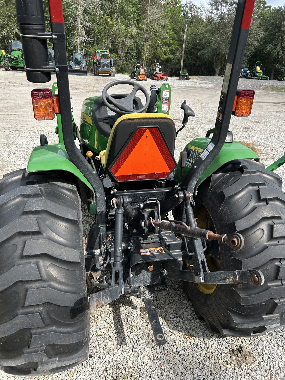 2016 John Deere 4105 Image 5