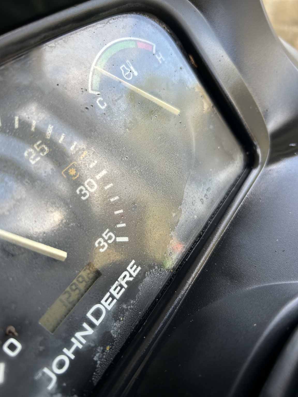 2016 John Deere 4105 Image 16