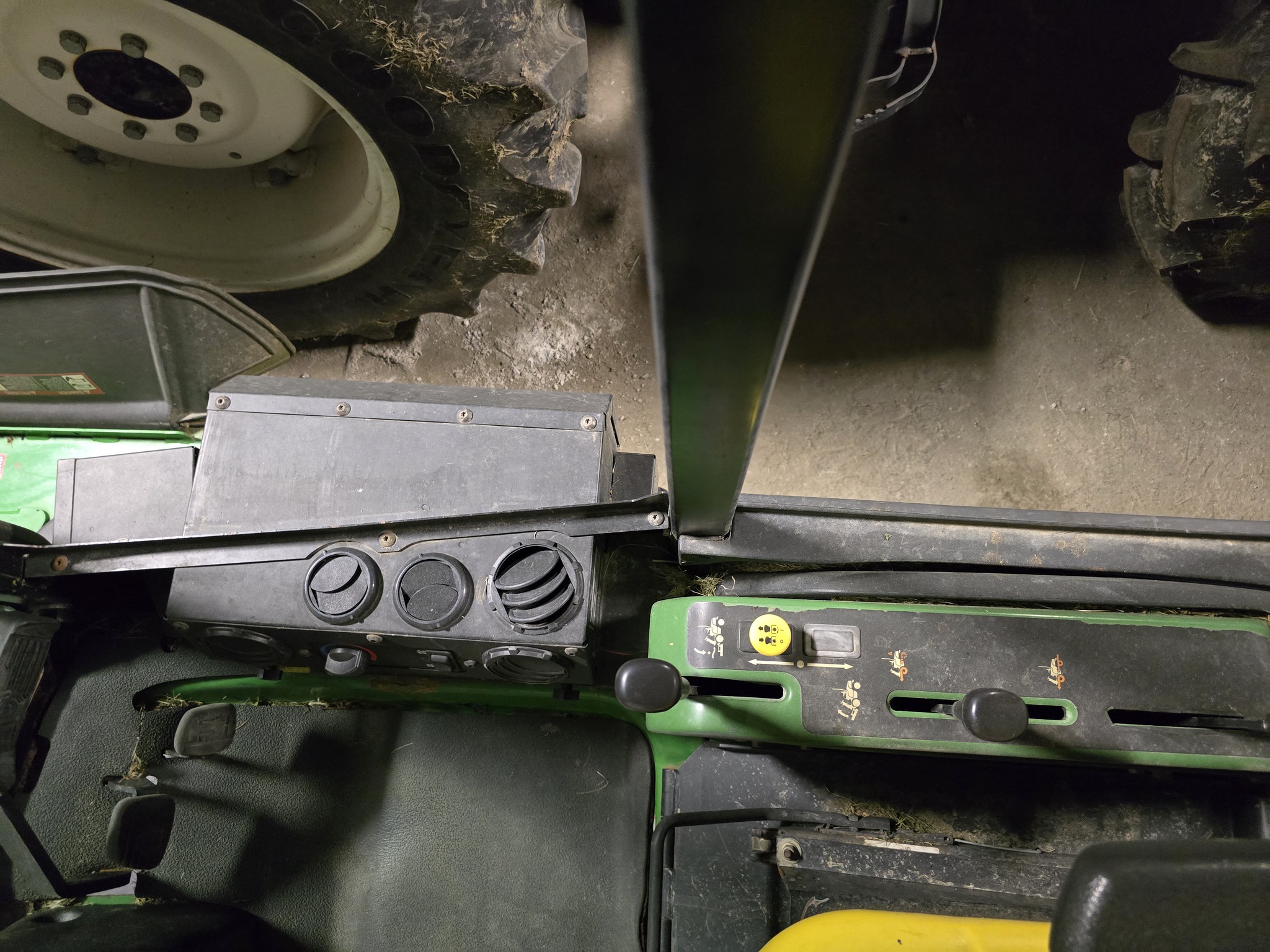 2008 John Deere 1435 Image 16