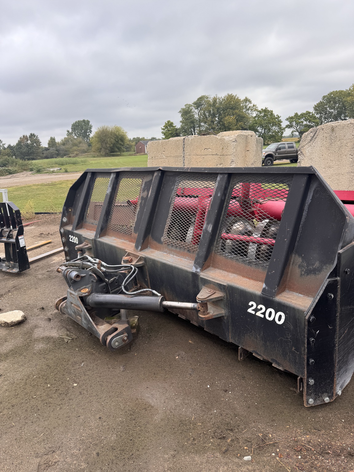 2008 Grouser 2200 Image 3