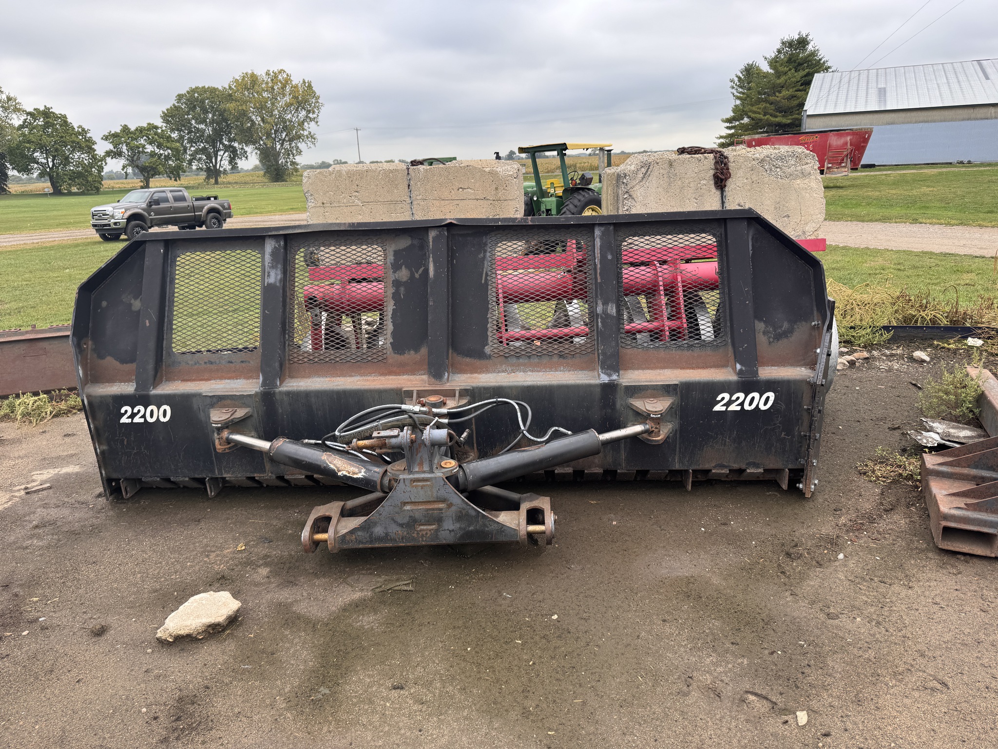 2008 Grouser 2200 Image 1