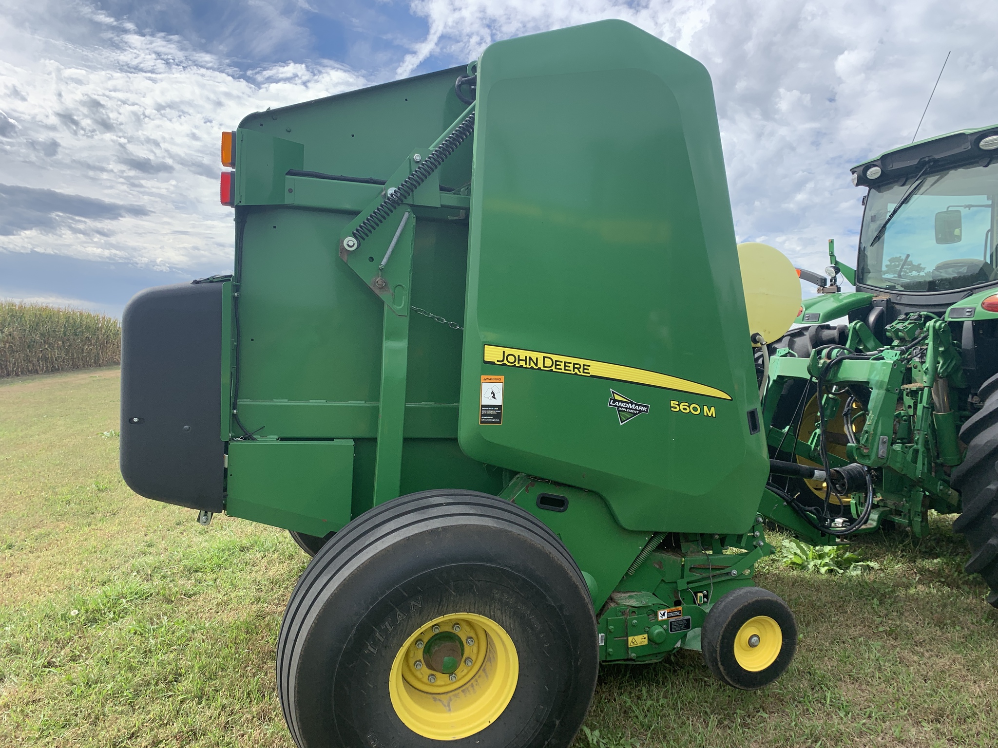 2022 John Deere 560M Image 3