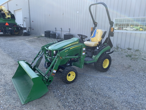 Photo of 2022 John Deere 1025R