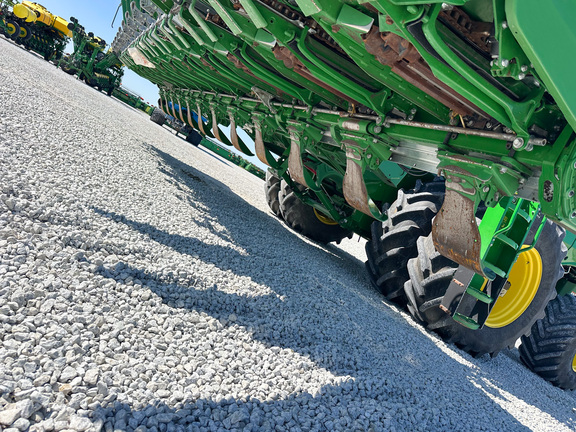 2025 John-Deere CF 12