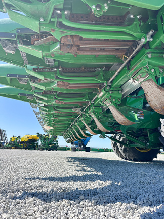 2025 John-Deere CF 12