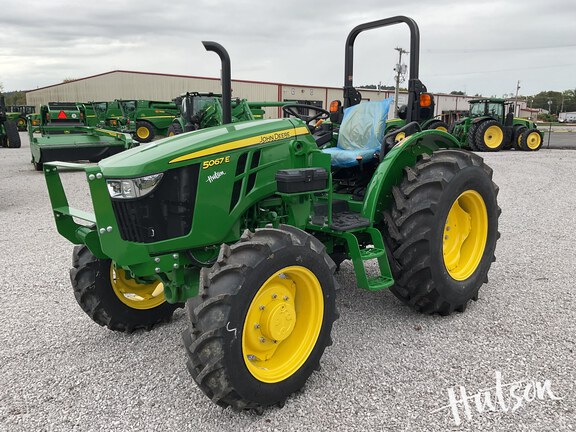 Photo of 2024 John Deere 5067E